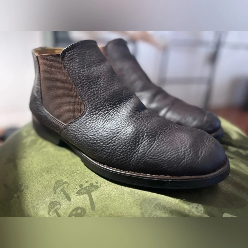 Sandro Dark Brown Leather Chukka Boots with Elastic Side Panels- calfskin
